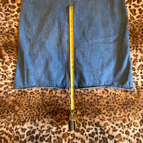 Women’s St. John’s Bay denim maxi skirt size 10. Light fade wash, rear slit. - Picture 5 of 10